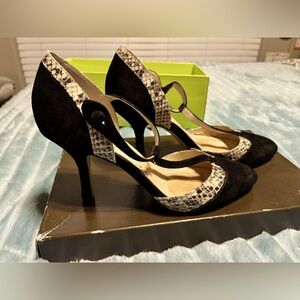 Jones New York- black suede and snake trim heels size 6